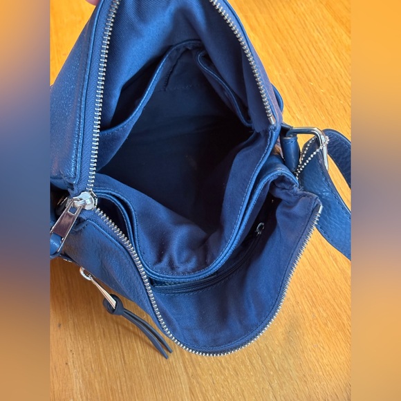 Danier Leather Crossbody or Shoulder Bag - Picture 6 of 11